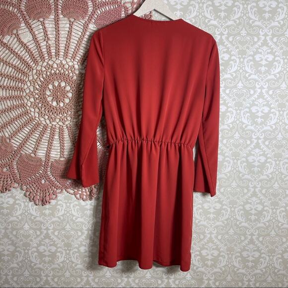 5/$30 TopShop Tiffany Knot Quarter Sleeve Mini Dress - Picture 3 of 7